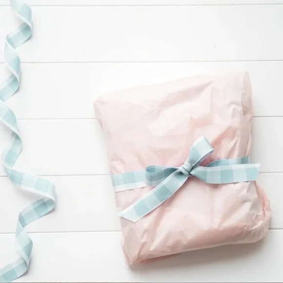 Girly things 💅🏻mystery box - Picture 3 of 4